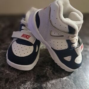 Nike Kids White and Navy Sneakers